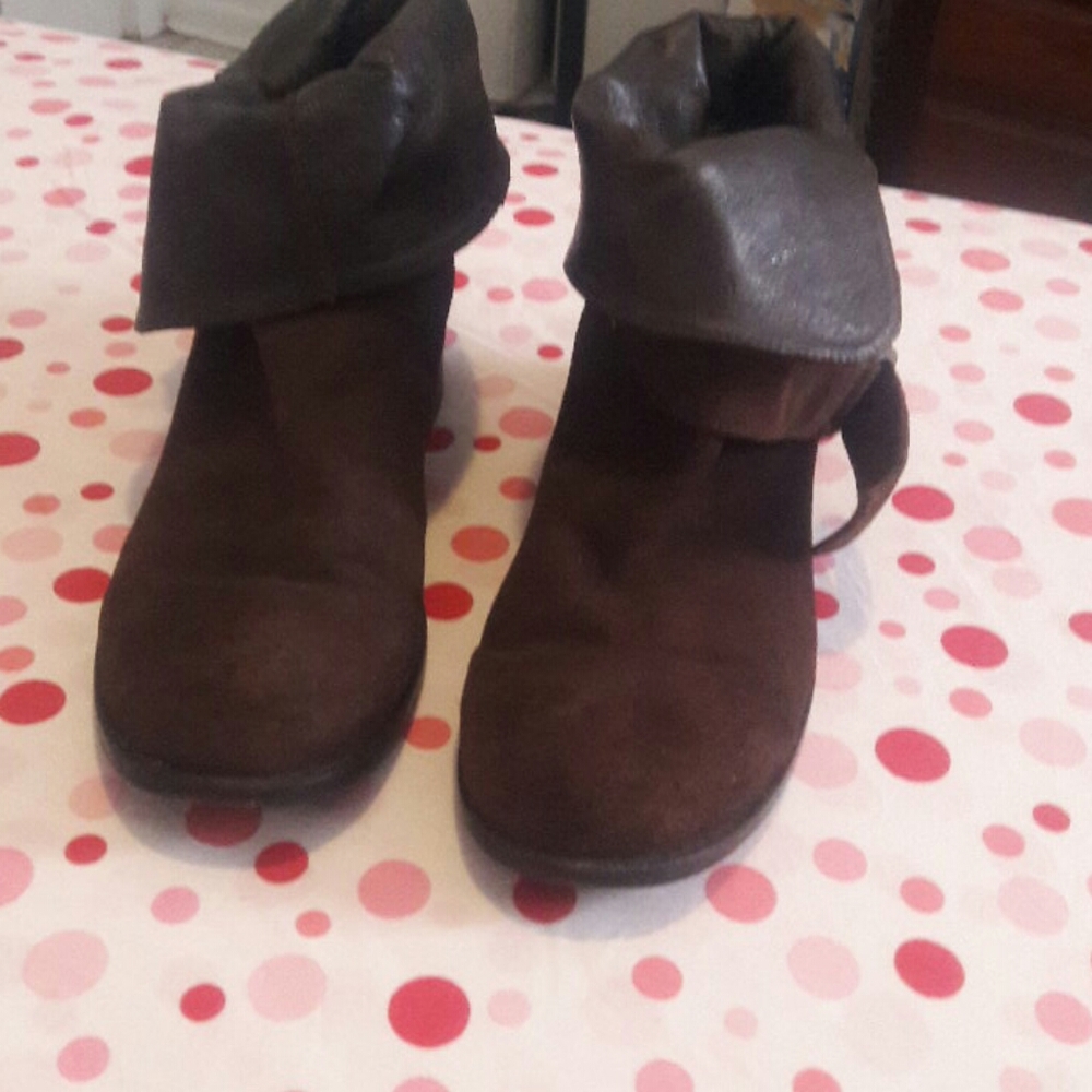 Ladies boots